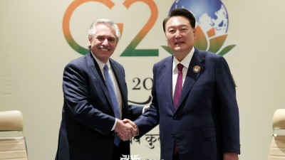 윤석열 대통령, G20 정상회의 계기 아르헨티나 대통령과 첫 정상회담 개최