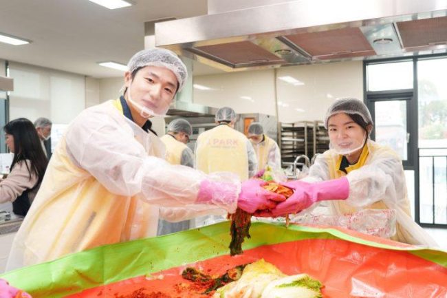 HDC현대산업개발, 지역사회 취약계층 위한 김장 나눔