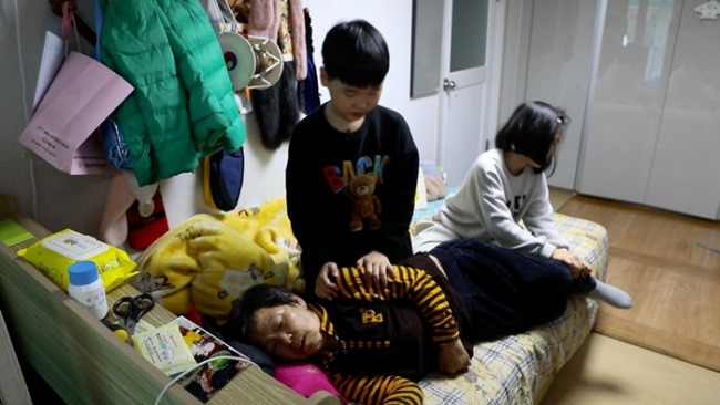 동행 555회 어쩌다 어른이 된 아홉 살 성빈이, 뇌경색 할머니 대신 가장 된 사연