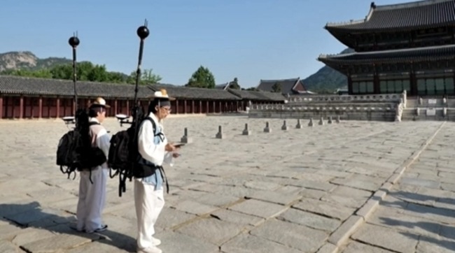 놀면 뭐하니 330회 유재석, 어명에 진땀…경복궁 길 기록