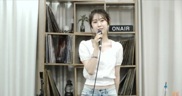 ‘전유진의 괜찮은가요’ 전유진, 첫 DJ 신고식…“청취자와 추억 만들겠다”