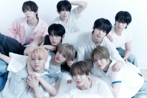 ‘아홉(AHOF)’ 하트 버전 콘셉트 포토, 소년과 남자의 경계에 선 성숙미 뉴스나인