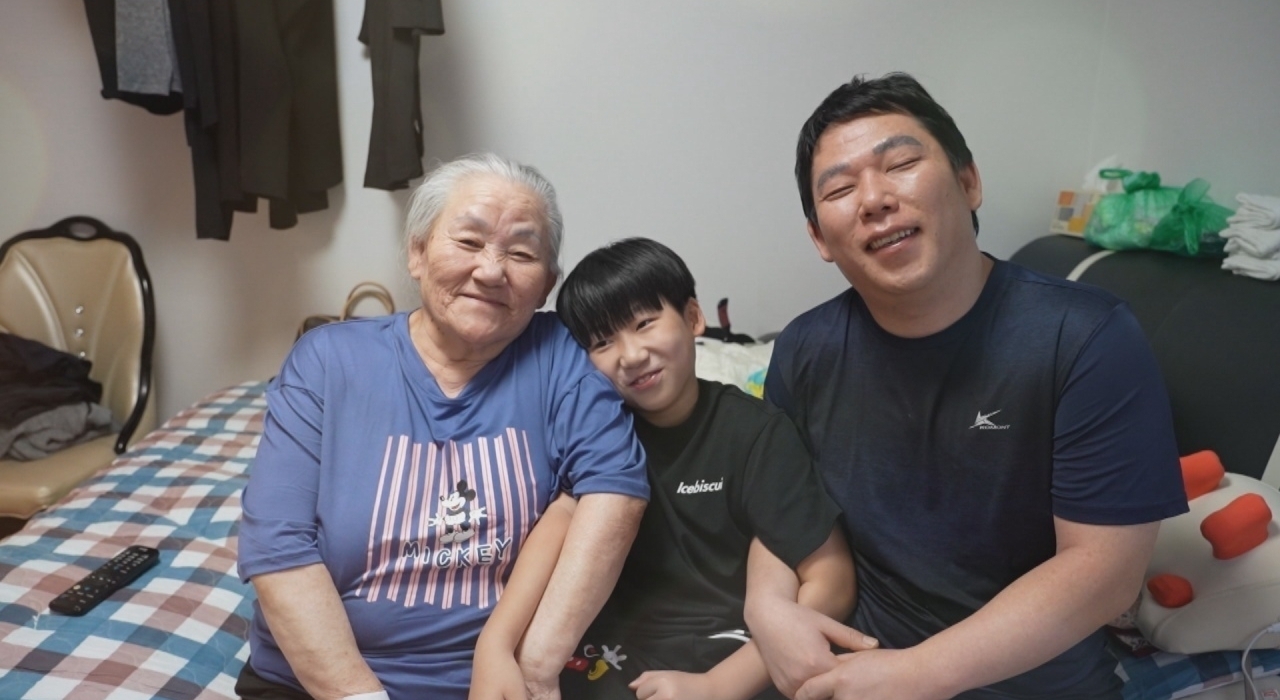 학교에서도 꿈을 놓지 않는 어린 가장