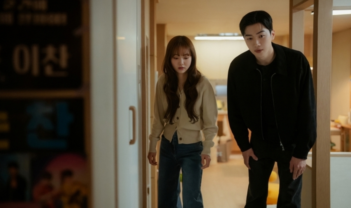 최애의 사원 7회 김혜준, 강훈 자취방 방문에 '덕밍아웃 위기'