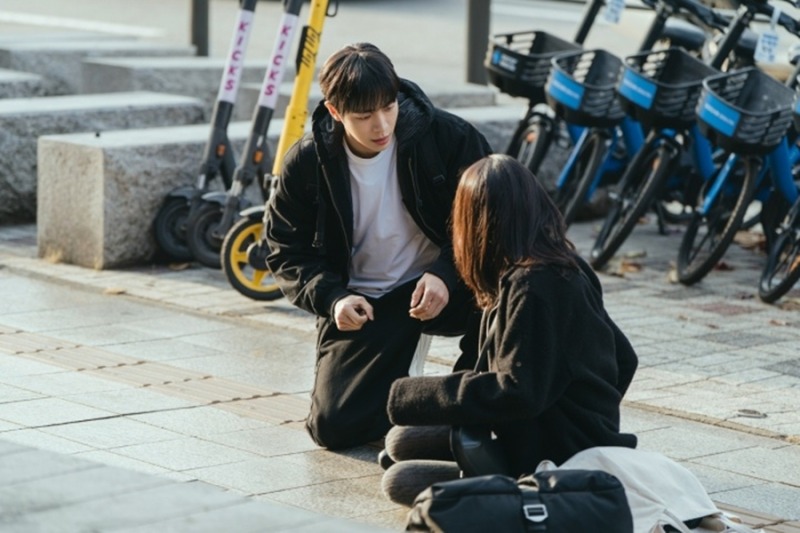넘어진 김소현에게 달려간 추영우