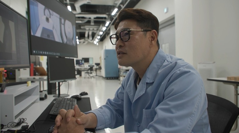 지나온 역사를 자세히 들여다보는 일