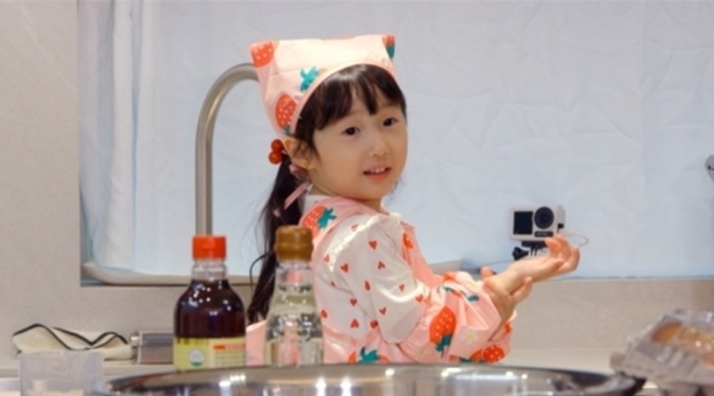 서아도 함께한 반찬 100인분 만들기