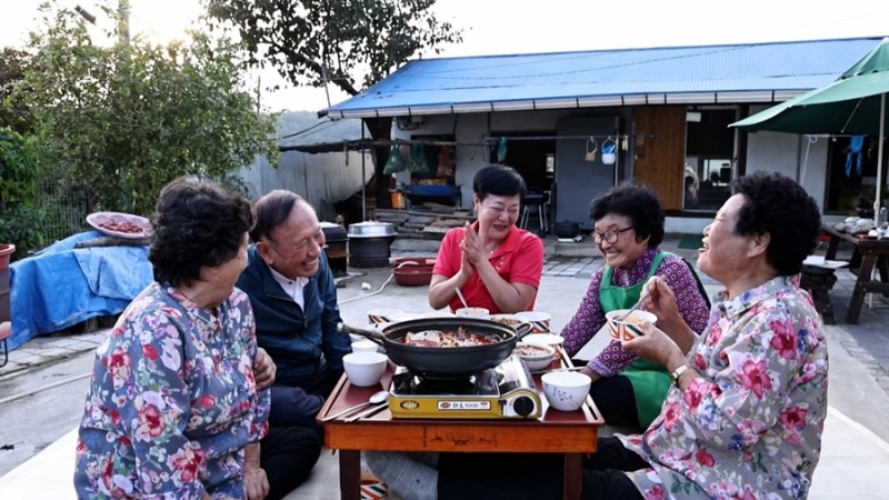 물장구 소리와 함께 익어가는 한 냄비 속 가을의 맛 – 충청남도 금산군 부리면