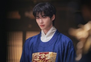 ’21세기 대군부인’ 이안대군으로 완벽 변신한 변우석의 고독한 왕자 매력 임윤서 기자